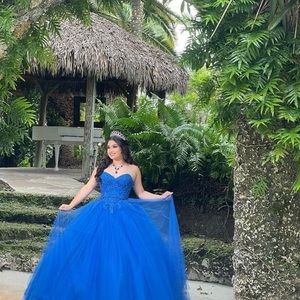 Meet your Posher, Eneida